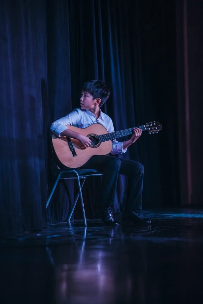 Guitar lessons NDG Montreal BAM Studio